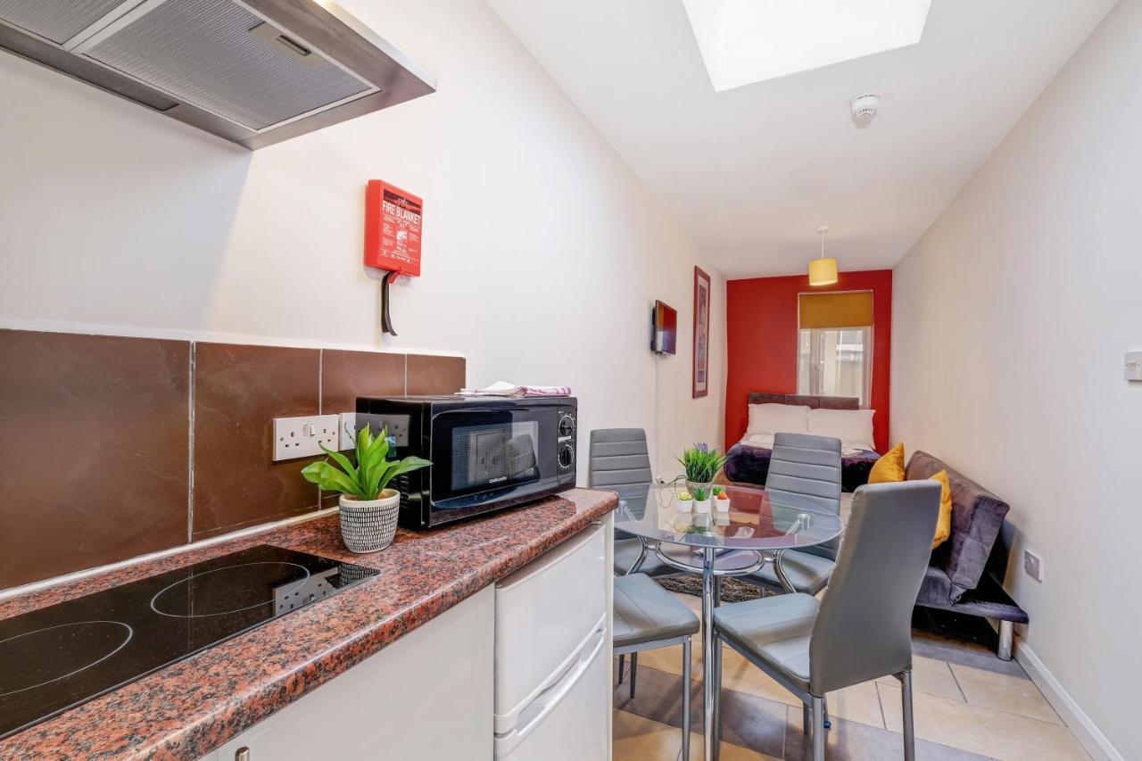Fernbank Rooms Sudbury Hill, Harrow, Self-Contained Studios With En-Suite Harrow on the Hill Exterior foto