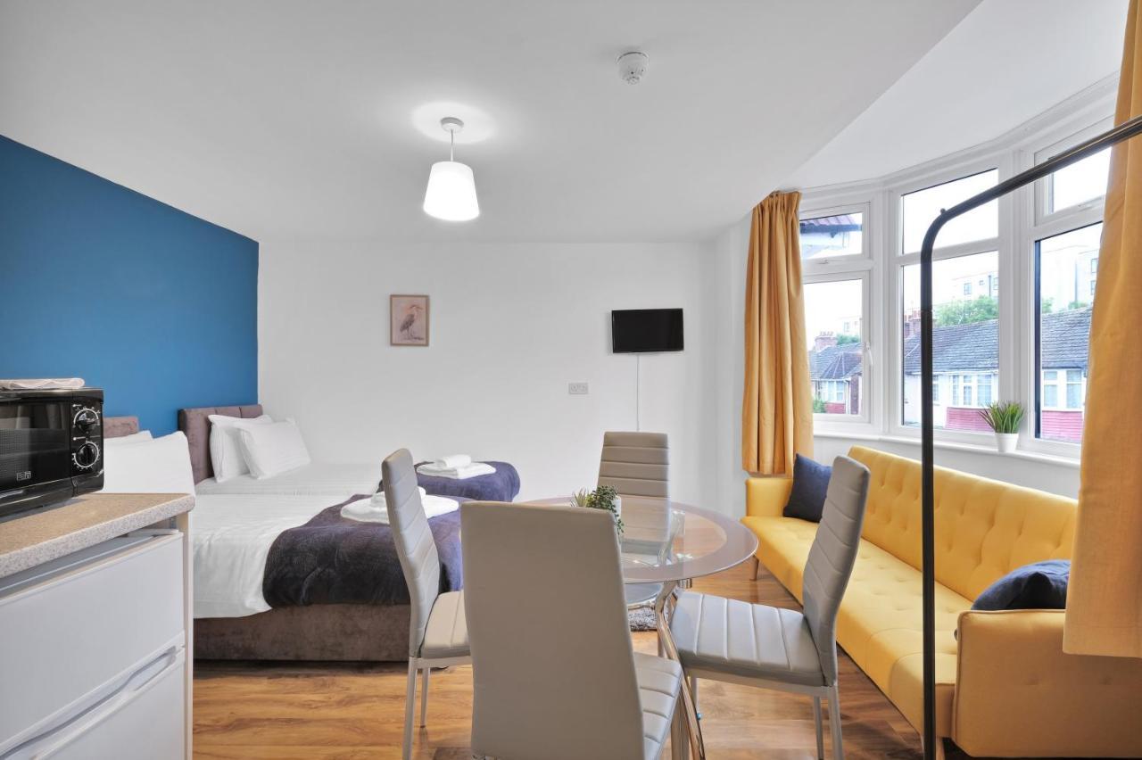 Fernbank Rooms Sudbury Hill, Harrow, Self-Contained Studios With En-Suite Harrow on the Hill Exterior foto